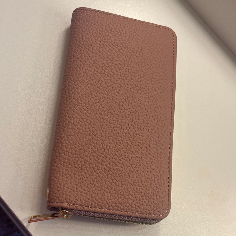 Textured Brown/Mauve Zip Wallet